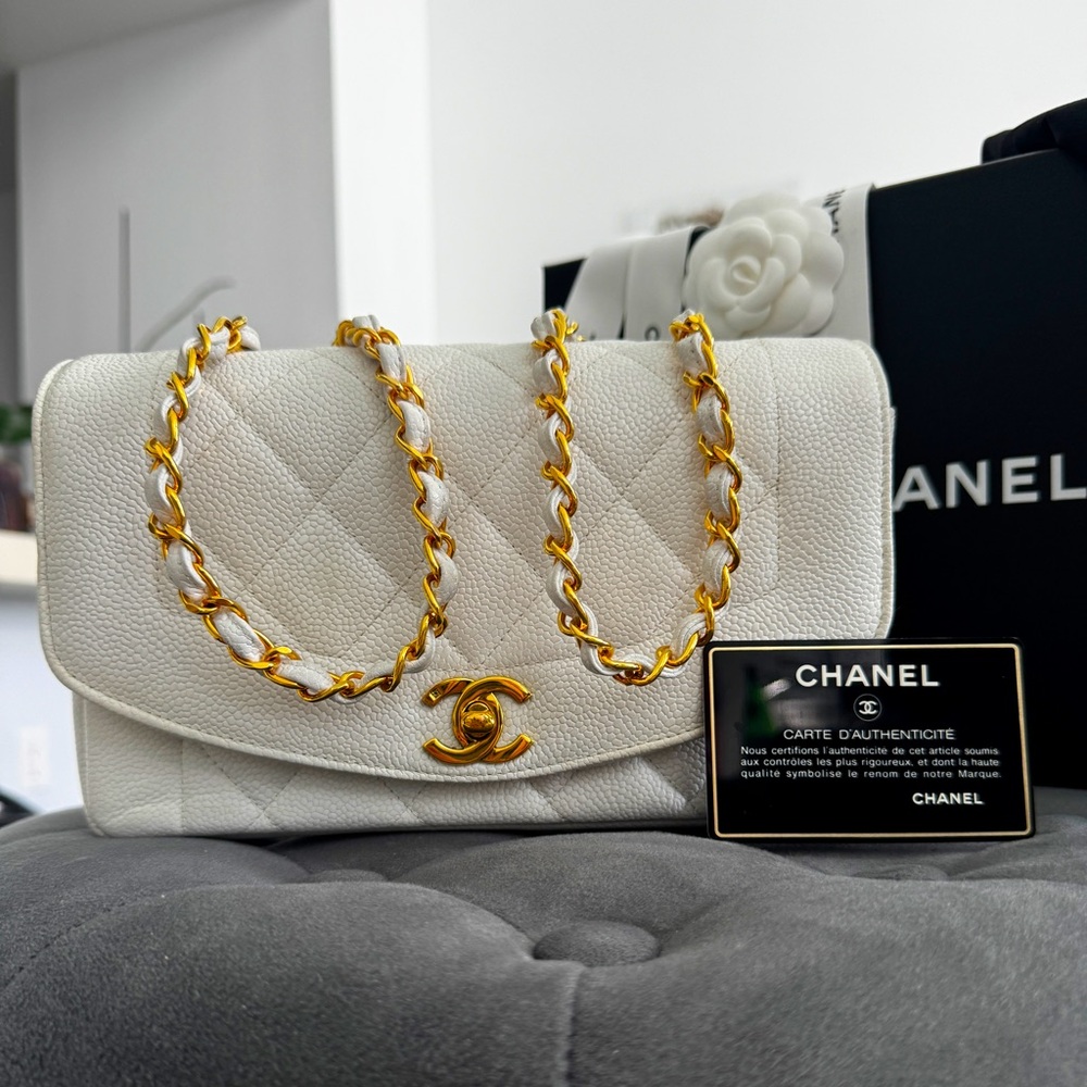 LOT 1286 RARE‼️SMALL 22‼️24K gold plated CHANEL vintage caviar leather DIANA bag